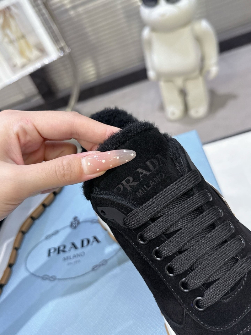Pra*a sneakers